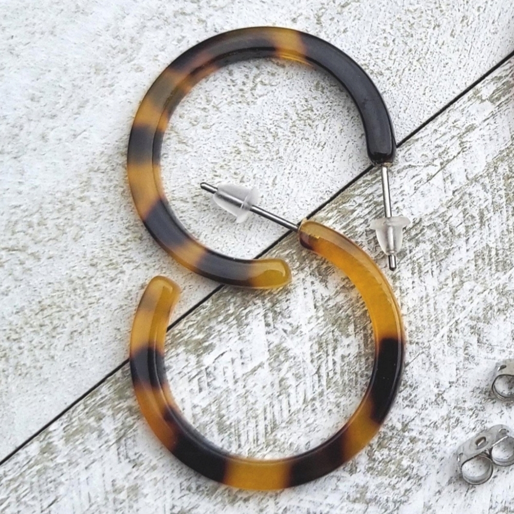 Tortoise Shell Hoops - Picture 11 of 12